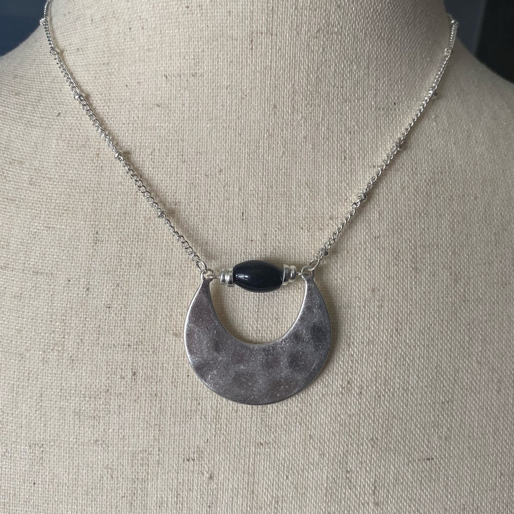 NWT-SONOMA-SILVER COLOR NECKLACE AND PENDANT